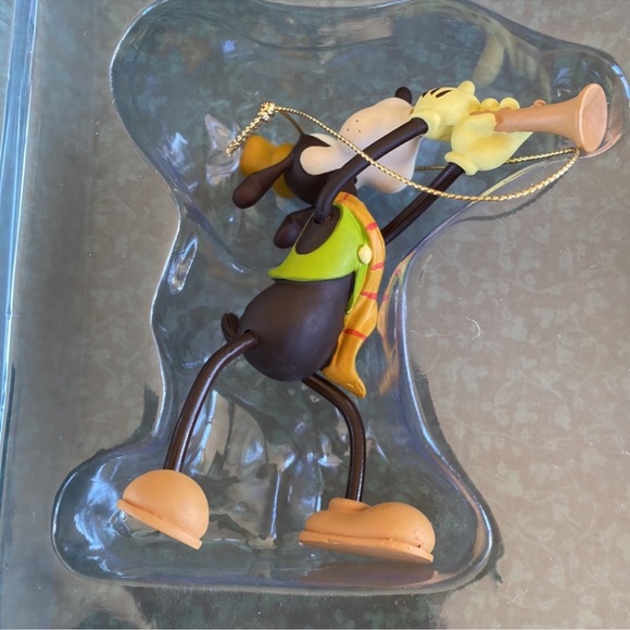 Vintage Disney Mickey and friends Ornament Book - Picture 13 of 13